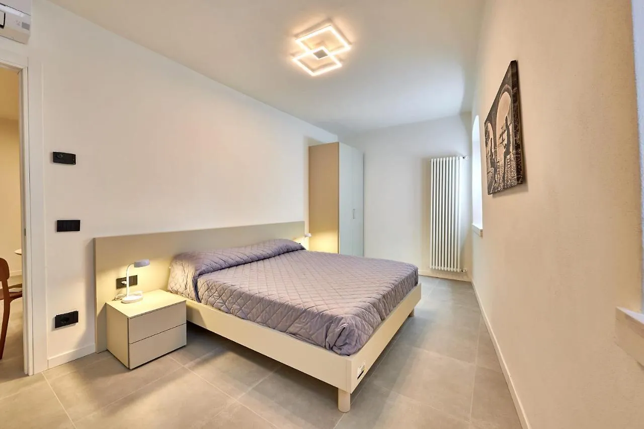 Apartmentsgarda - Residenza Mercanti 0*, Garda (Verona) Italien