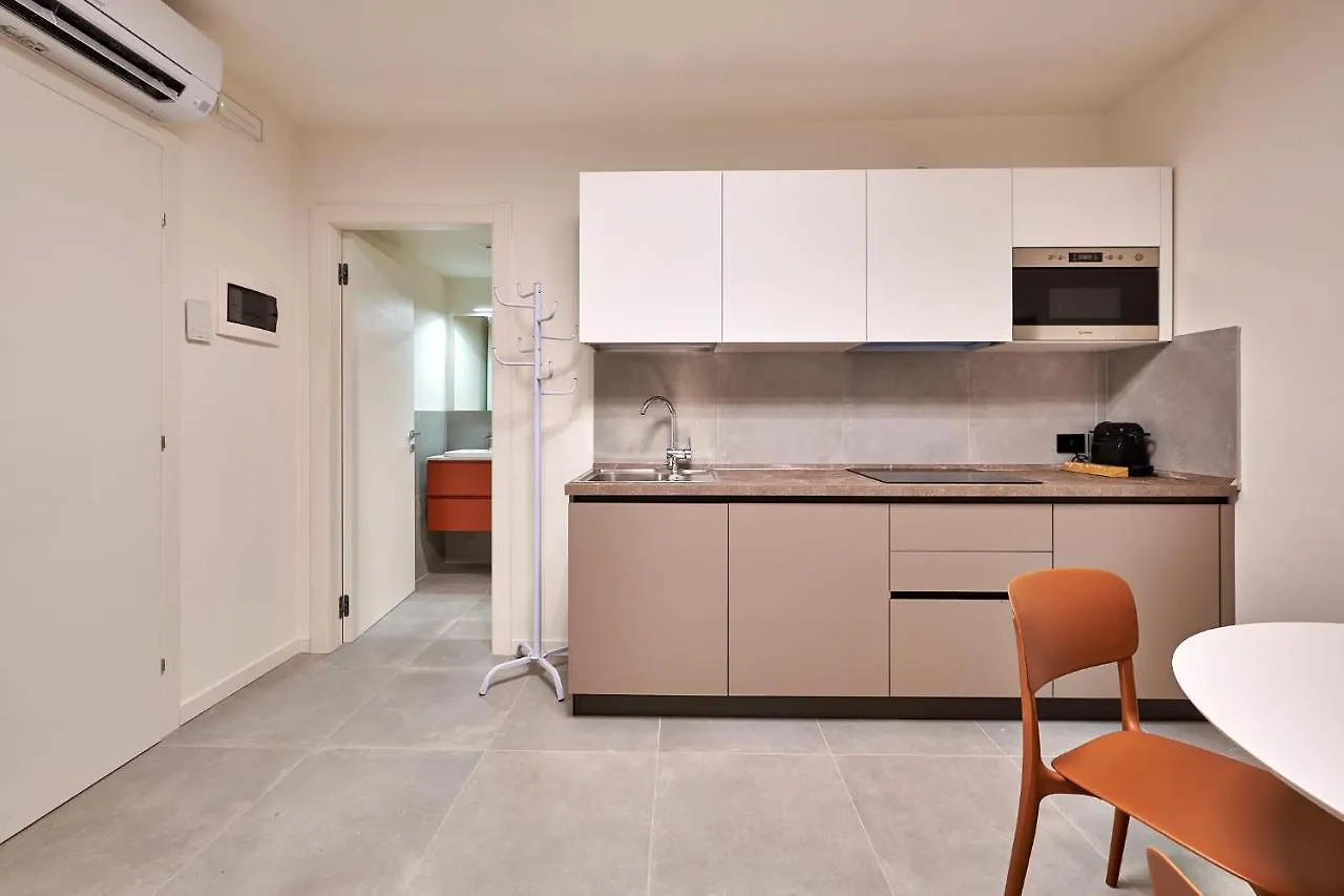 Apartmentsgarda - Residenza Mercanti Lägenhet