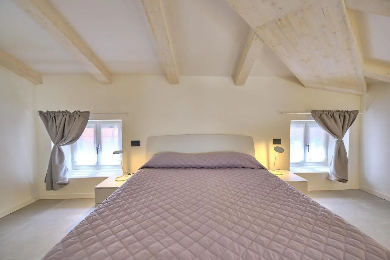 Lägenhet Apartmentsgarda - Residenza Mercanti
