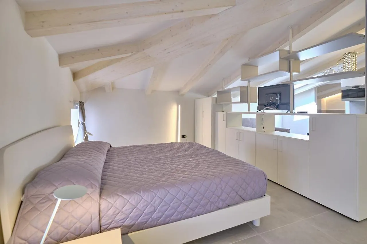 Apartmentsgarda - Residenza Mercanti Garda (Verona)