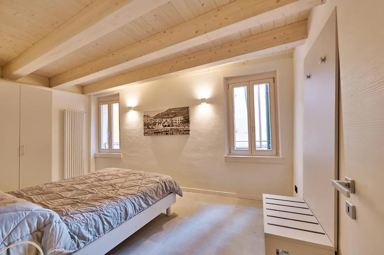 Lägenhet Apartmentsgarda - Residenza Mercanti