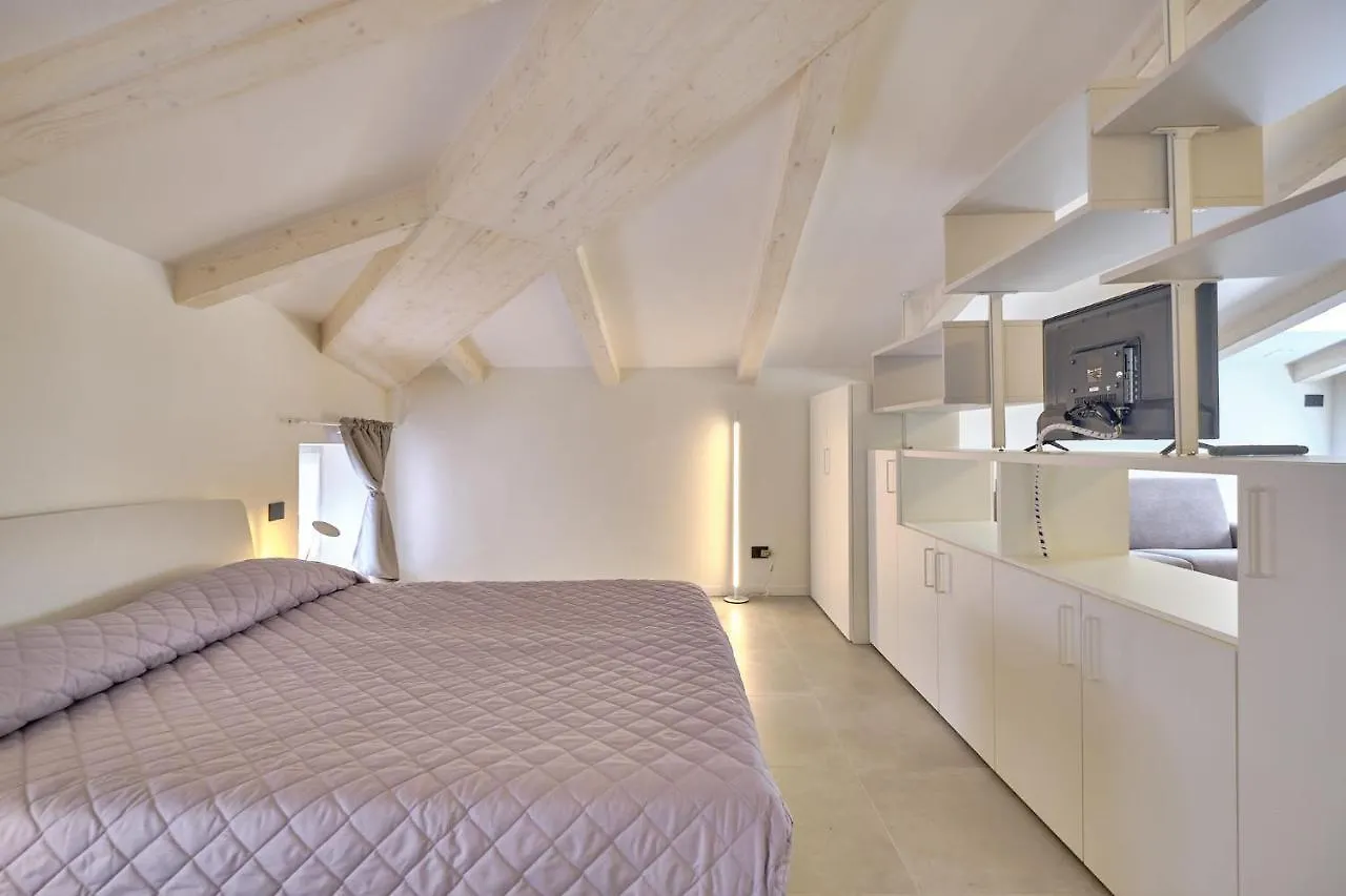 Apartmentsgarda - Residenza Mercanti 0*, Garda (Verona) Italien