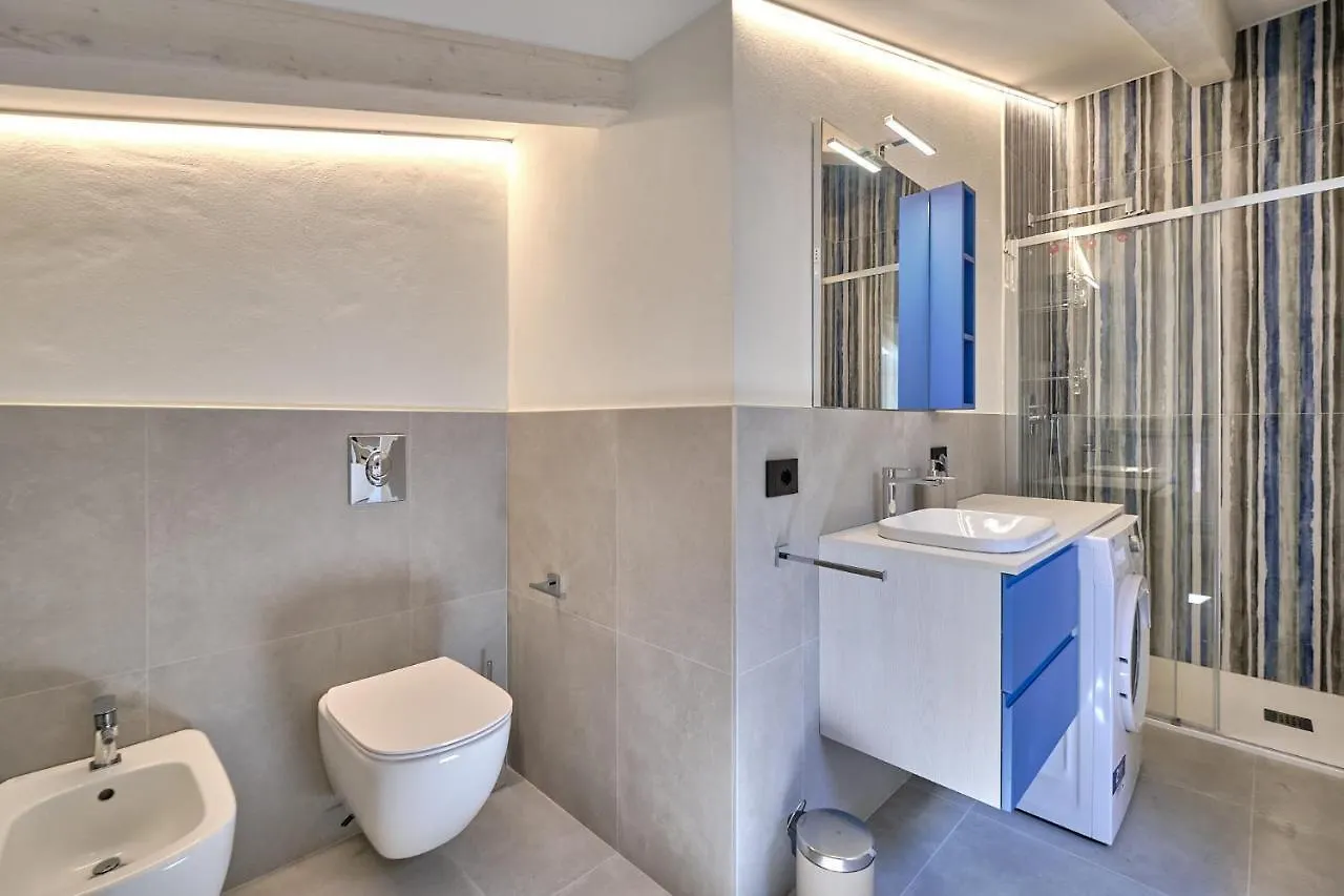 Apartmentsgarda - Residenza Mercanti شقة