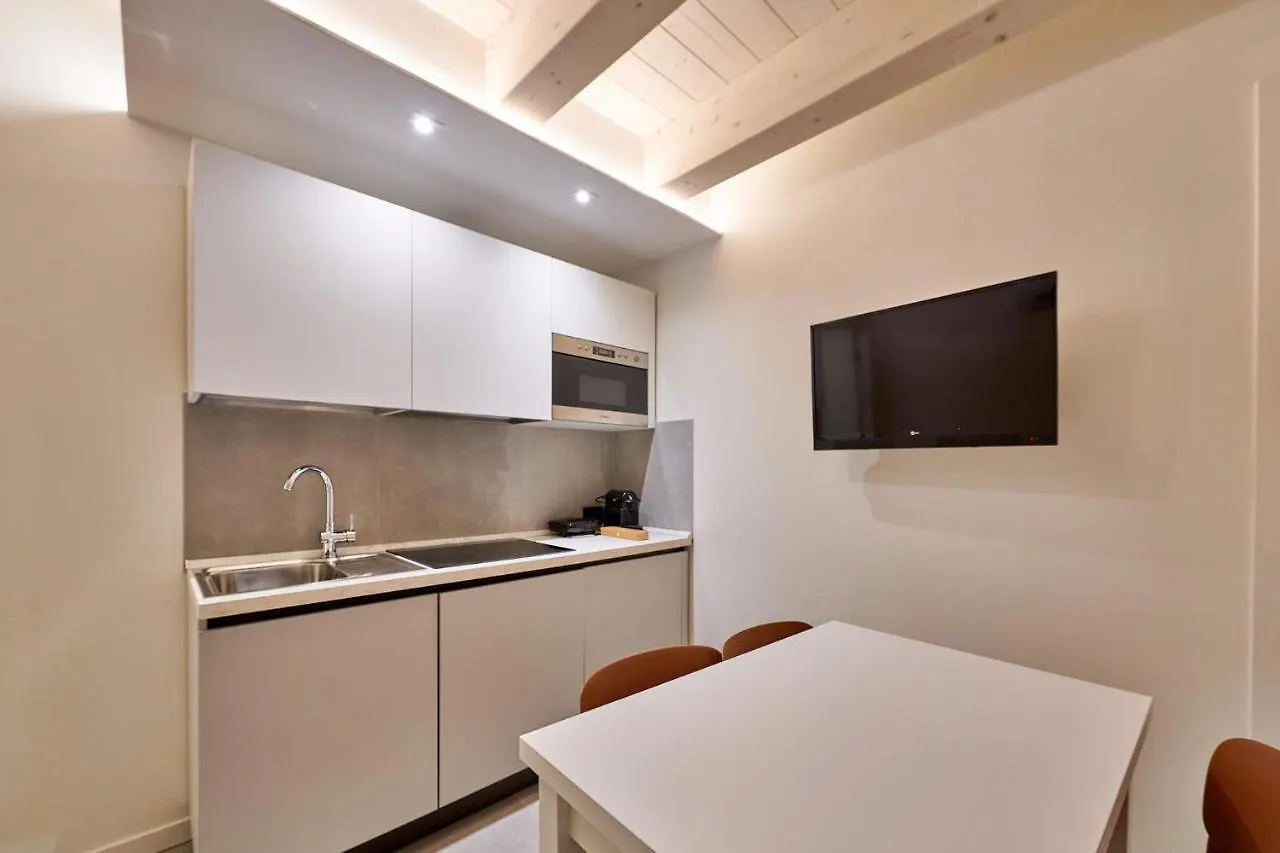 شقة Apartmentsgarda - Residenza Mercanti إيطاليا