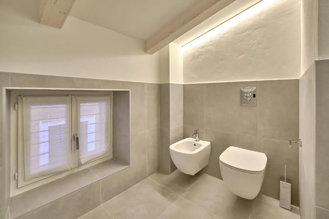 Apartmentsgarda - Residenza Mercanti شقة غارْدا